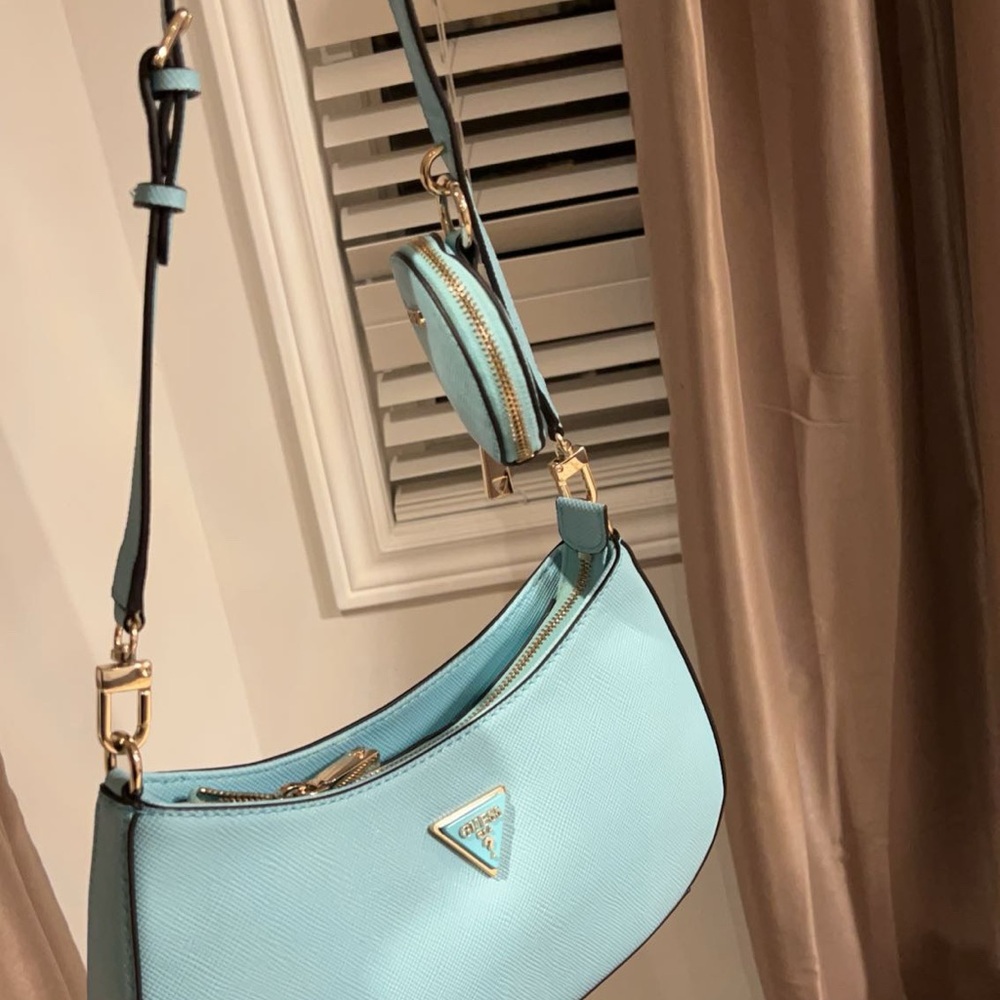 Guess Shoulder Bag